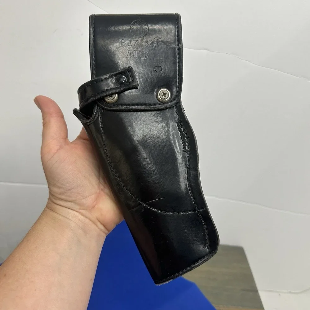 Vintage Smith And Wesson Black Leather Patent Leather Gun Holster B17 34 AFD